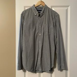 Banana Republic 100% cotton L/S button-down casual shirt.